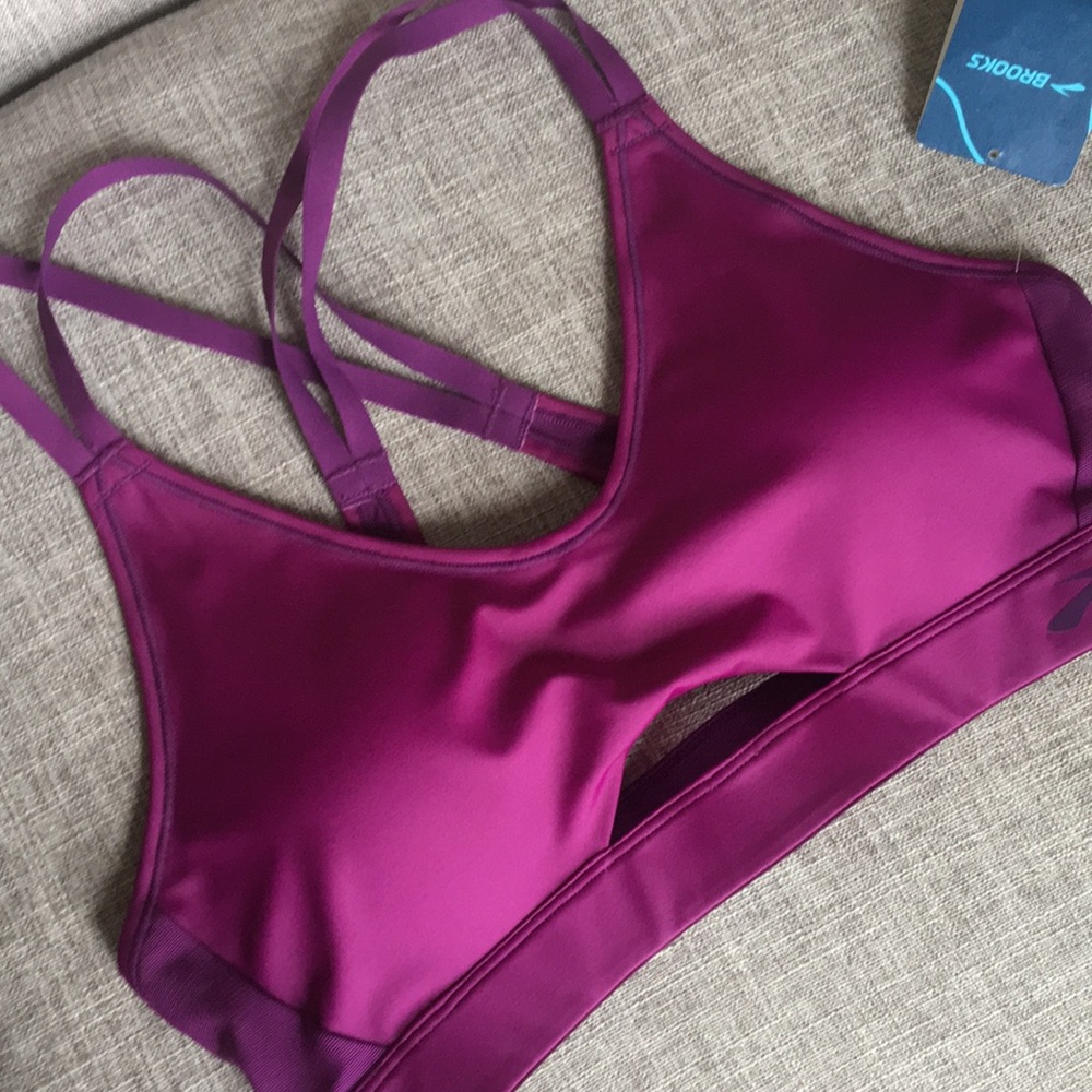 NWT- Brooks FastForward Free Sports Bra